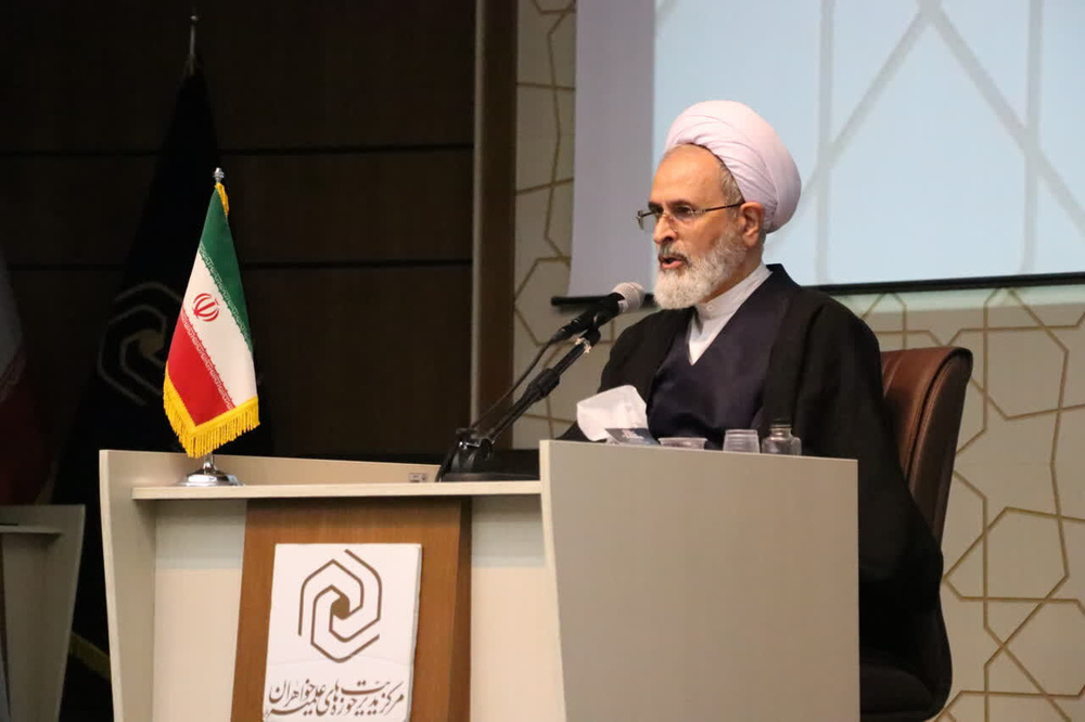 پیام تاریخی و تمدنی "حوزه پیشرو و سرآمد"عصاره اندیشه‌های رهبر شهید است
