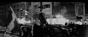 شهر صحنه رجز شد؛ زنان ایرانی اسلحه به دست گرفتند +فیلم