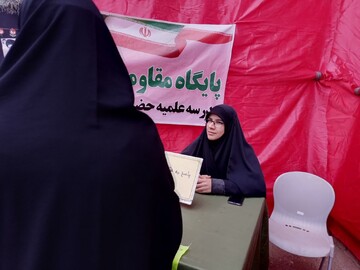 برپایی غرفه مدرسه علمیه حضرت نرجس سلام الله علیها  یزد