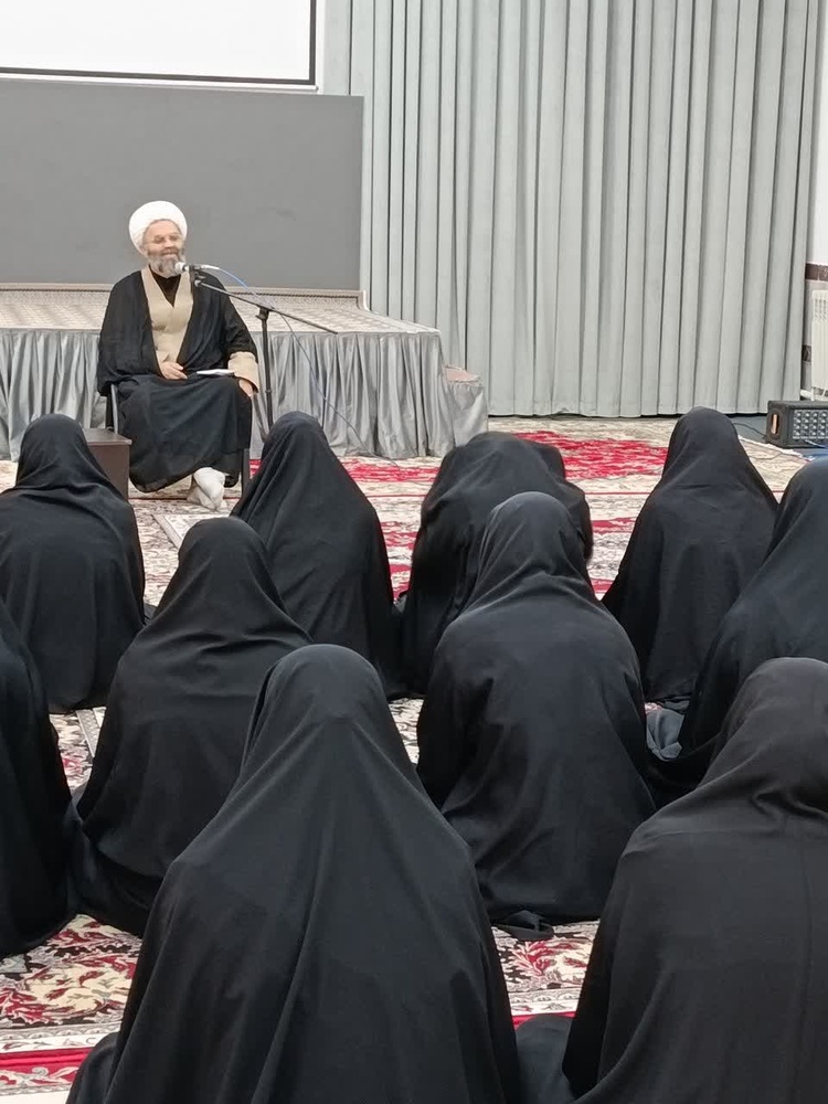 جلسه مدیر حوزه‌های علمیه خواهران کردستان با خادمین موکب ایران قوی بیجار سربلند؛ تاکید بر اقتدار ملی و بصیرت مردمی