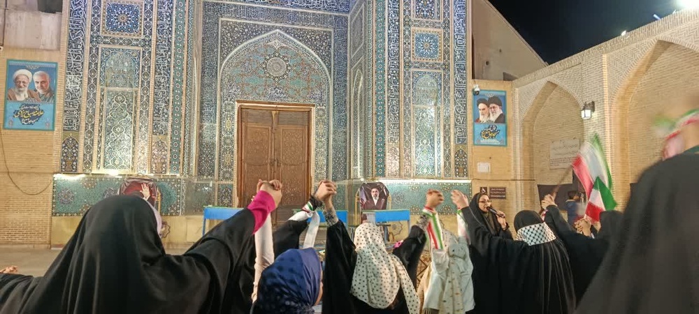 میزبانی بانوان حوزوی از دختران کویر در جوار مسجد جامع یزد