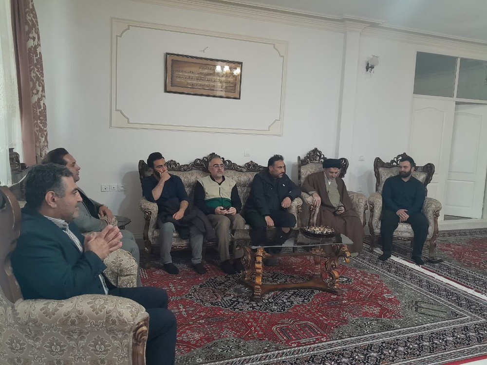 تجلیل از صلابت دختران شهدای جنگ رمضان در آیین روز دختر با حضور  مدیر حوزه های علمیه خواهران لرستان