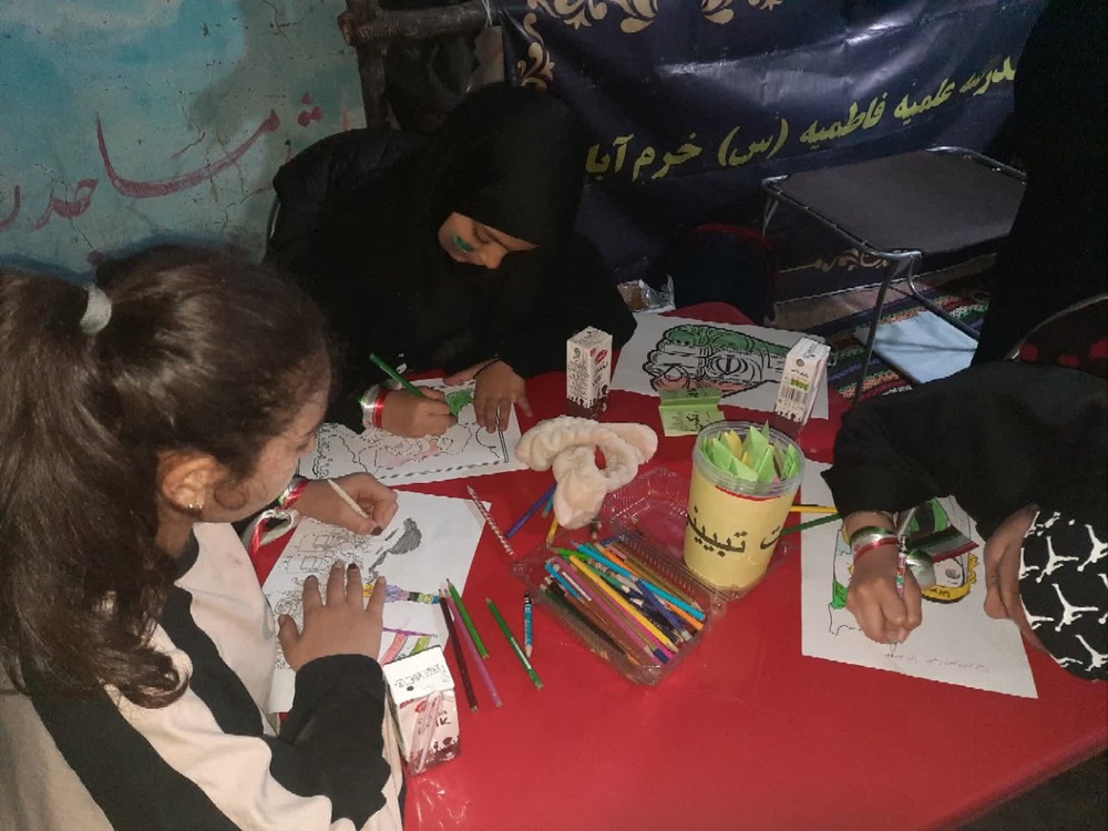 استمرار فعالیت‌های جهادی طلاب و کادر مدارس علمیه خواهران لرستان در در هفته هفتم جنگ تحمیلی سوم