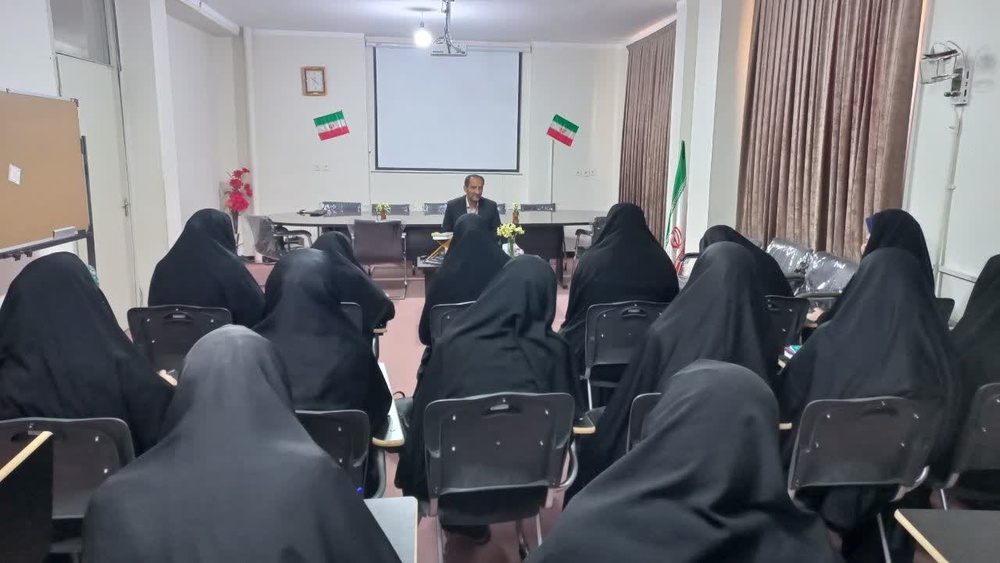 نشست بصیرتی با عنوان ایران بعد از جنگ رمضان