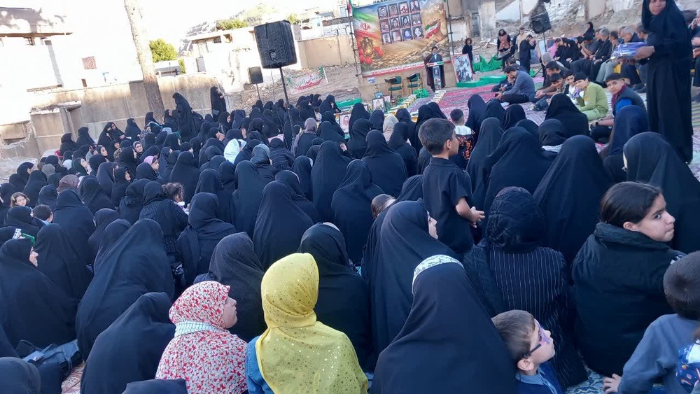 بزرگداشت شهدای جنگ تحمیلی سوم در محل بمباران ناصر خسرو شهرستان دورود