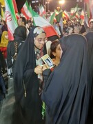 فعالیت طلاب جهادی مدرسه علمیه مشکوه اندیشه در میدان انقلاب