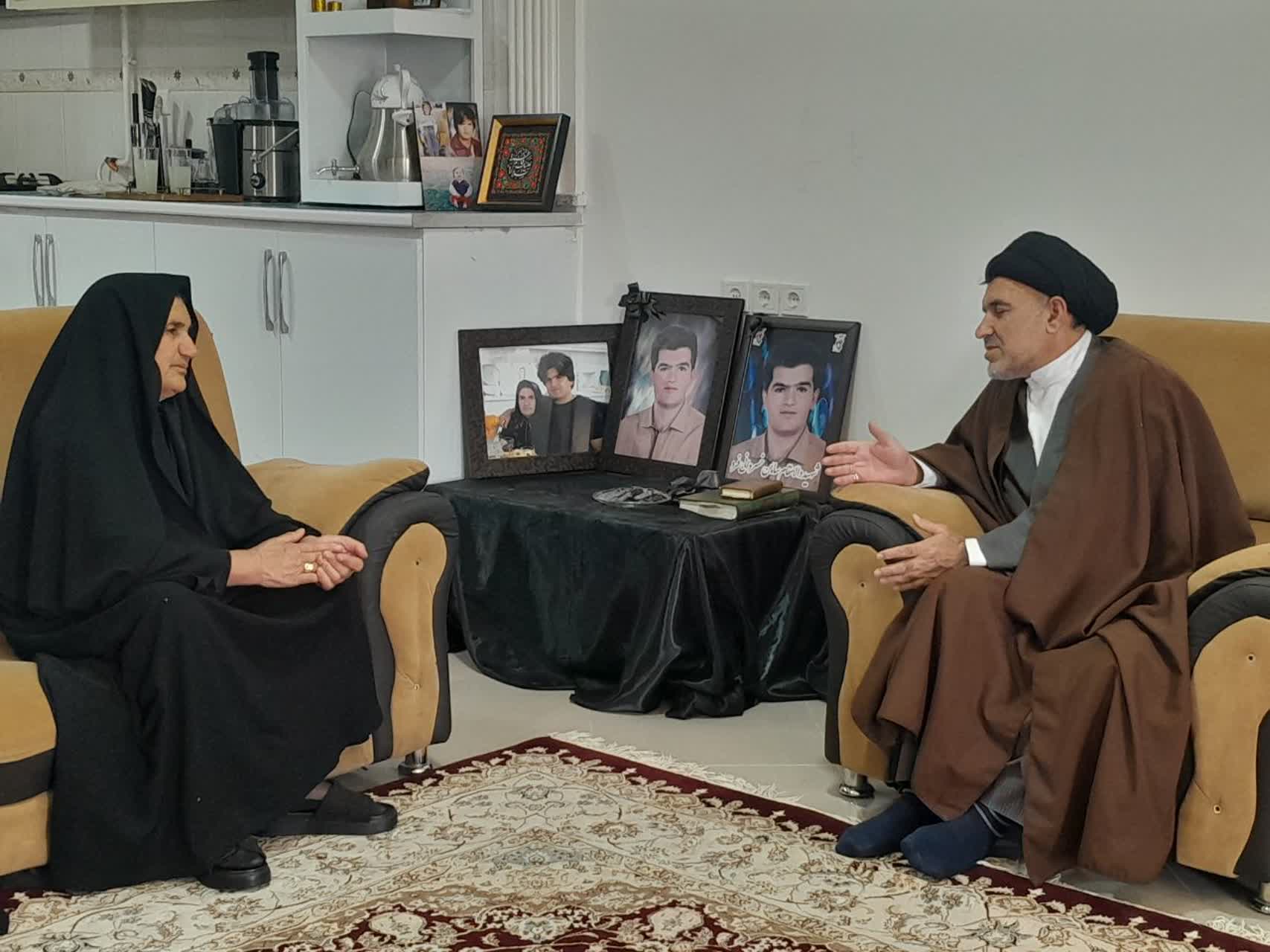 دیدار مدیر حوزههای علمیه خواهران لرستان با خانوادههای شهدای کوهدشت؛ تجلیل از صبر، ایثار و اقتدار خانوادههای شهدا